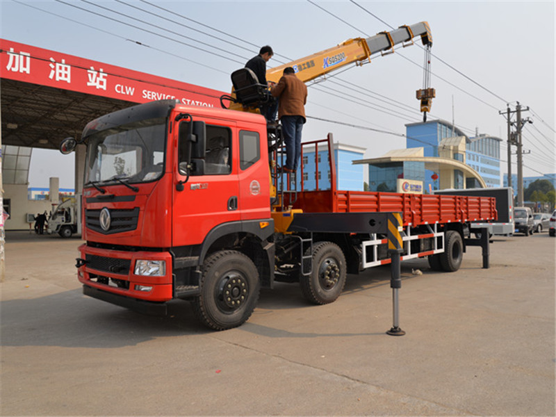 東風T5小三軸【8-12噸】隨車吊