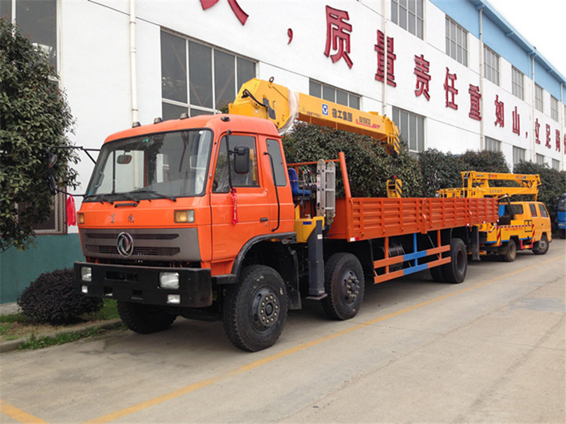 東風T5小三軸【8-12噸】隨車吊