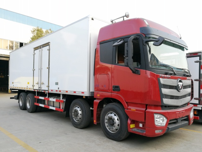 (廂長(zhǎng)9.5米)福田歐曼前四后八冷藏車