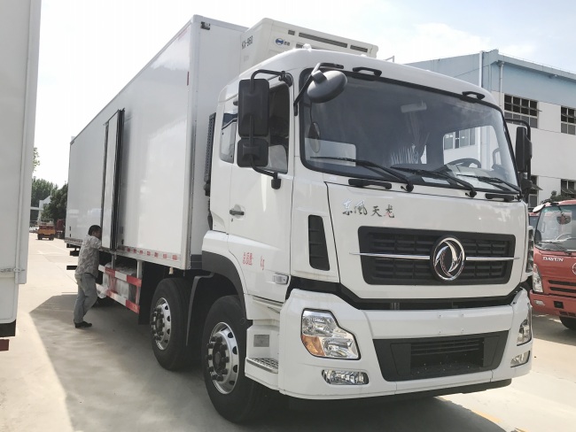 (廂長(zhǎng)9.4米)東風(fēng)天龍小三軸冷藏車