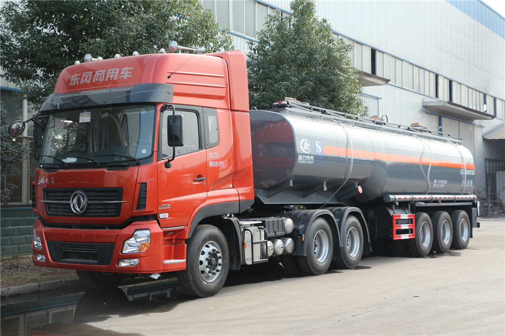 易燃性、腐蝕性物品罐式3軸半掛運輸車