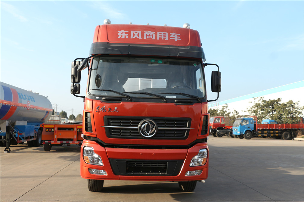 東風(fēng)天龍3軸【42立方】鋁合金運油半掛車