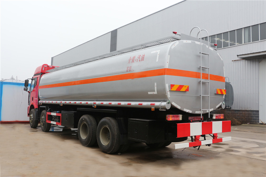 解放前四后八【30立方】運油車