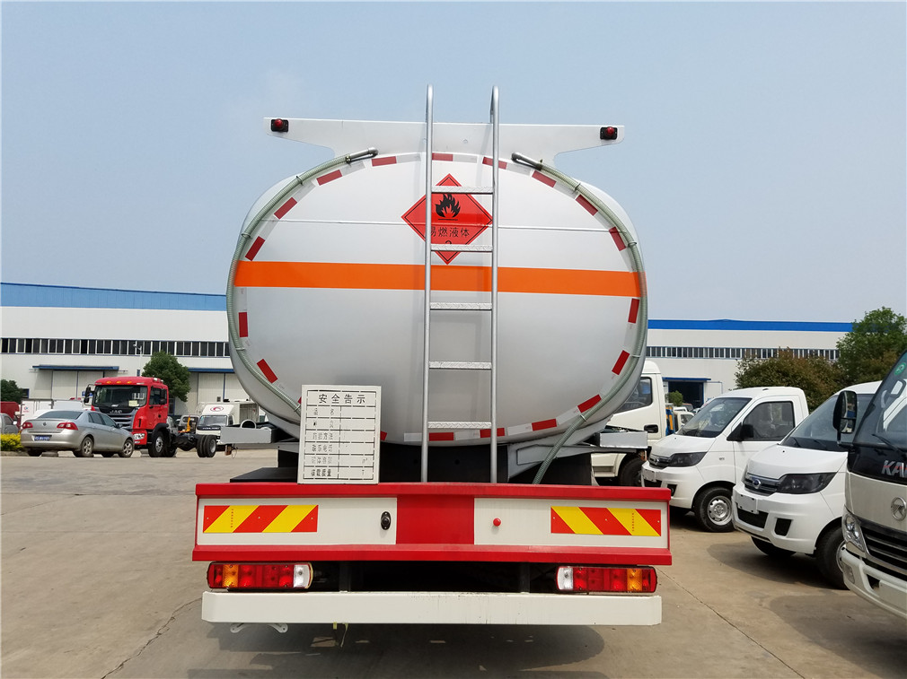 福田歐曼前四后八【25立方】運油車