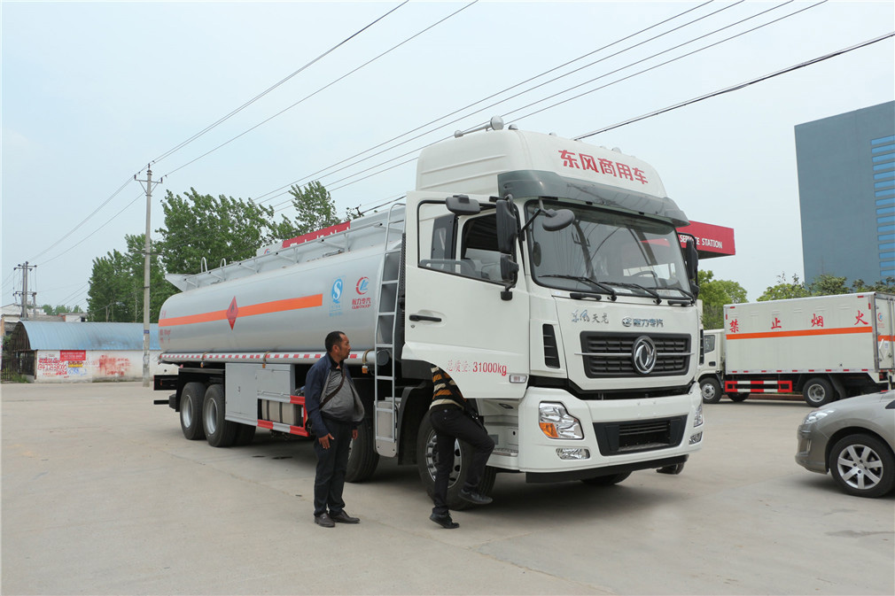  東風(fēng)天龍前四后八【25立方】運(yùn)油車