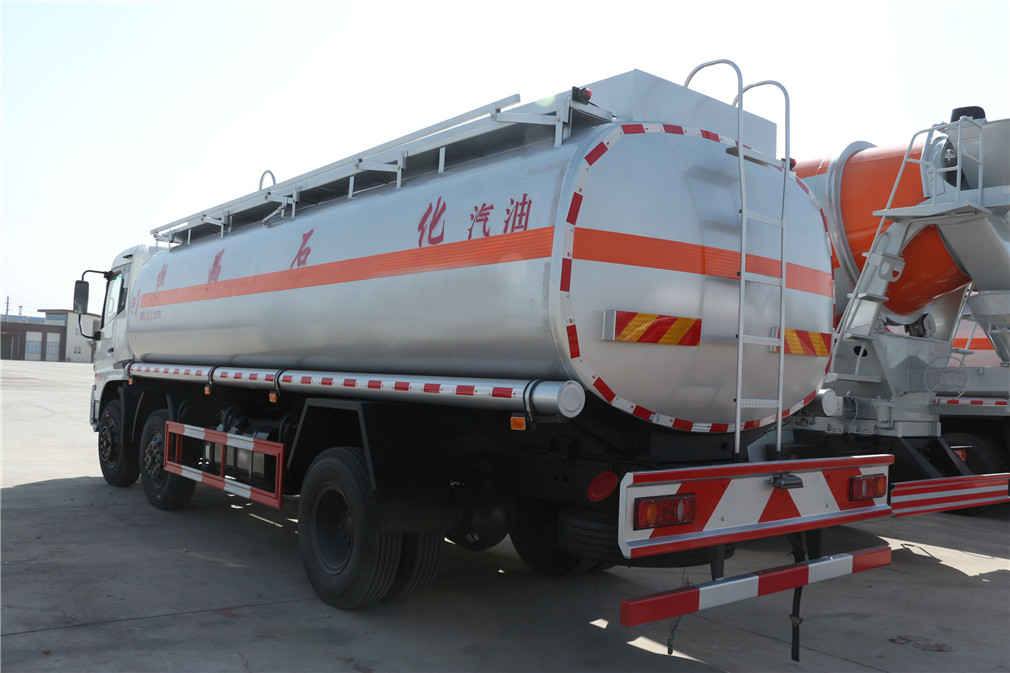 東風(fēng)天錦小三軸【20立方】運(yùn)油車