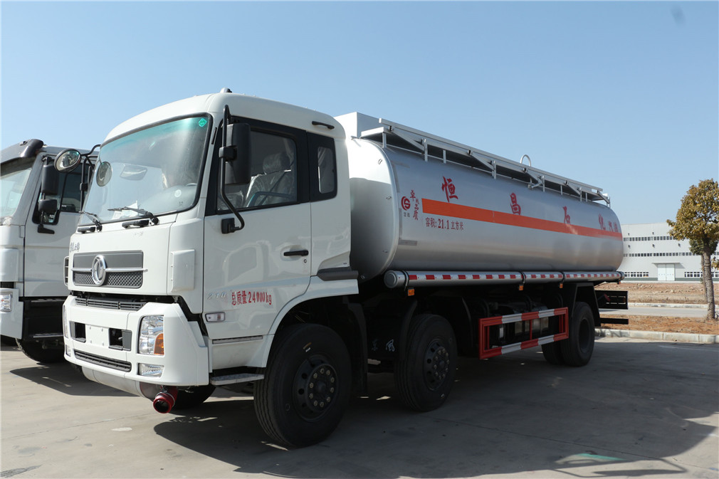 東風(fēng)天錦小三軸【20立方】運(yùn)油車