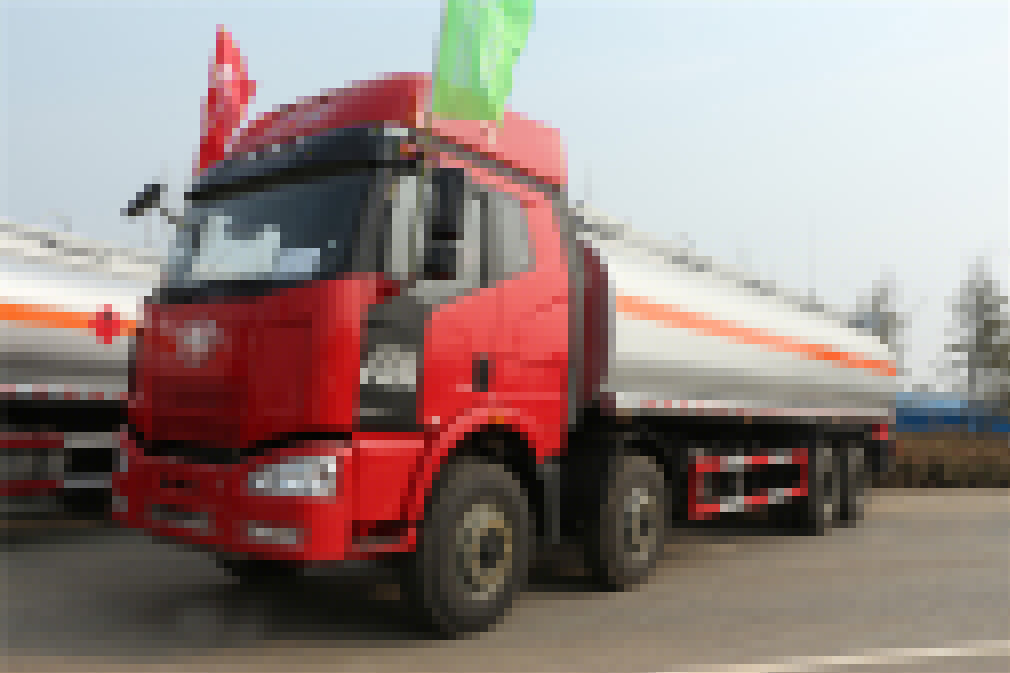 解放前四后八【32立方】運(yùn)油車