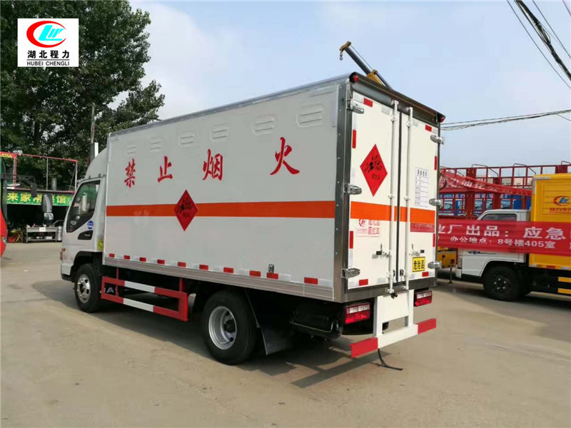 江淮4.1米易燃液體廂式運輸車【三類 】