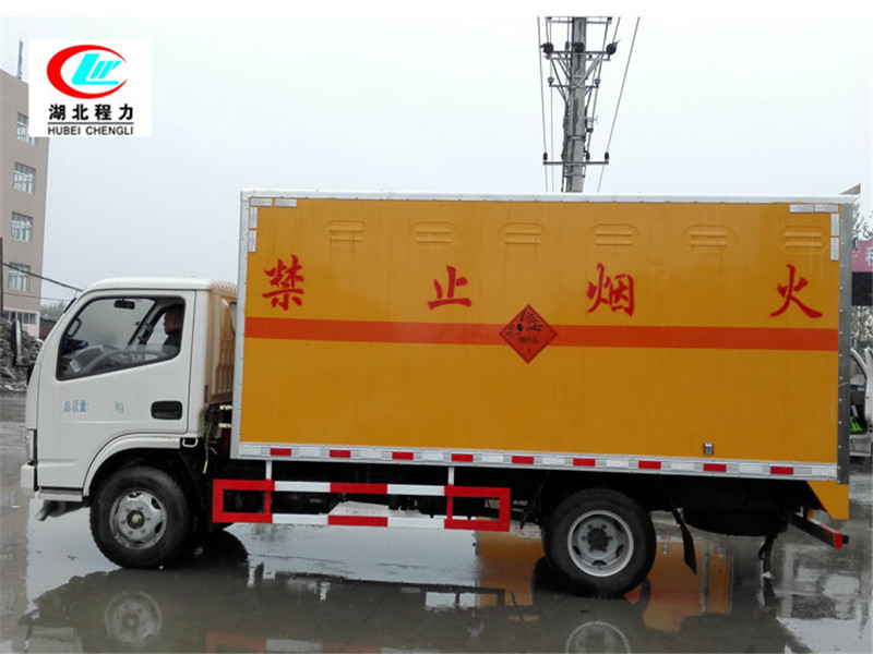 東風小多利卡4.1米雜項危險物品廂式運輸車【九類 藍牌】