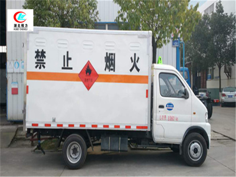 東風俊風3.3米易燃氣體廂式運輸車【二類 藍牌】