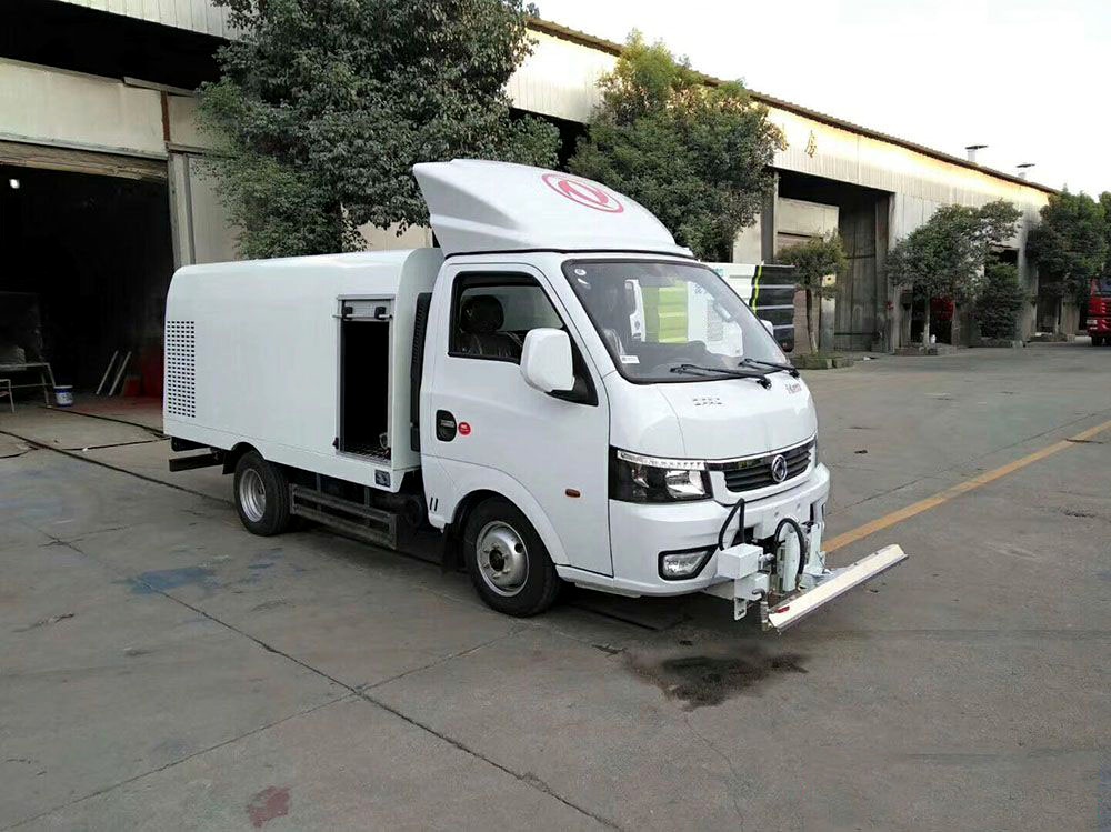 國六【1.5立方 藍(lán)牌】東風(fēng)途逸 路面清洗車