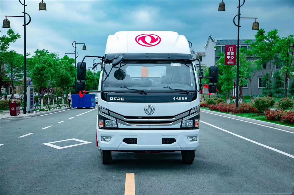 國六【7-8方】東風(fēng)D7 勾臂垃圾車