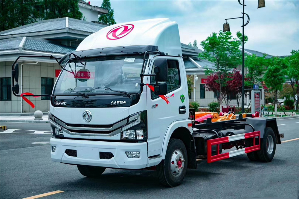 國六【7-8方】東風(fēng)D7 勾臂垃圾車