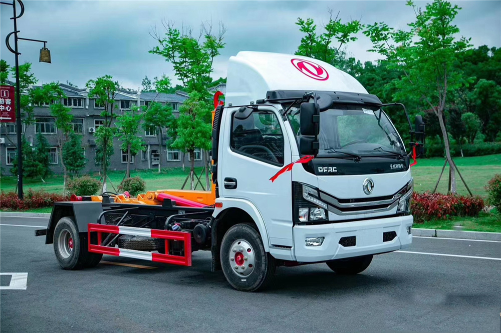 國六【7-8方】東風(fēng)D7 勾臂垃圾車