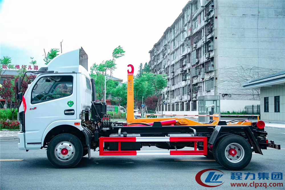 國六【7-8方】東風(fēng)D7 勾臂垃圾車