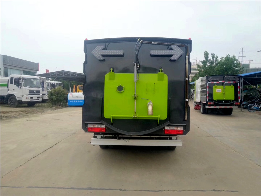 不上牌【3方水 2.5方塵】東風D6 洗掃車